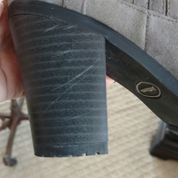 Light Gray Tasseled Shoes - Picture 7 of 7